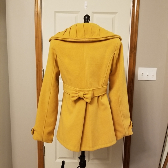 Women's peplum coat, mustard color, size M - Picture 3 of 5